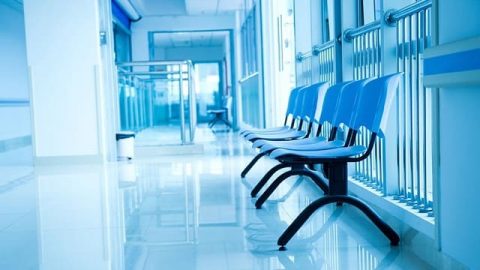 nell'ospetale l'uomo deve affidarsi a Dio